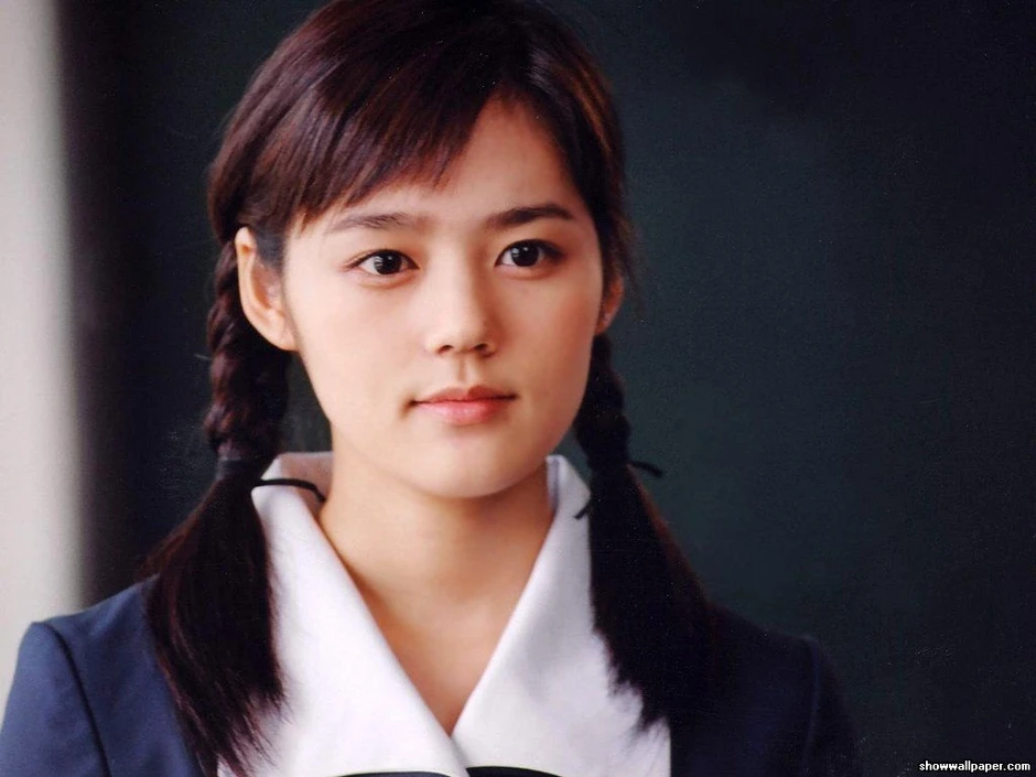 Han Ga In diện lại váy cưới sau 21 năm: Đích thị là nữ thần rồi!