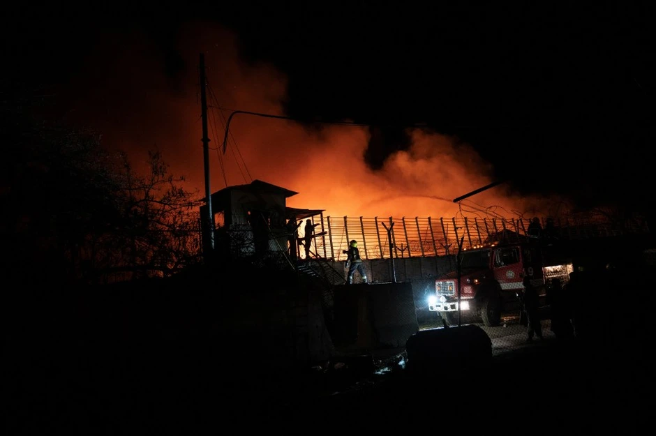 Hiện trường hoang tàn sau trận không kích vào bệnh viện tại thủ đô của Afghanistan khiến 400 người thiệt mạng, tiếng gào thét tuyệt vọng dưới đống đổ nát Hiện trường hoang tàn sau trận không kích vào bệnh viện tại thủ đô của Afghanistan khiến 400 người thiệt mạng, tiếng gào thét tuyệt vọng dưới đống đổ nát