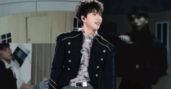 HIEUTHUHAI ra nhạc chiều fangirl nhưng không lấy được lòng công chúng