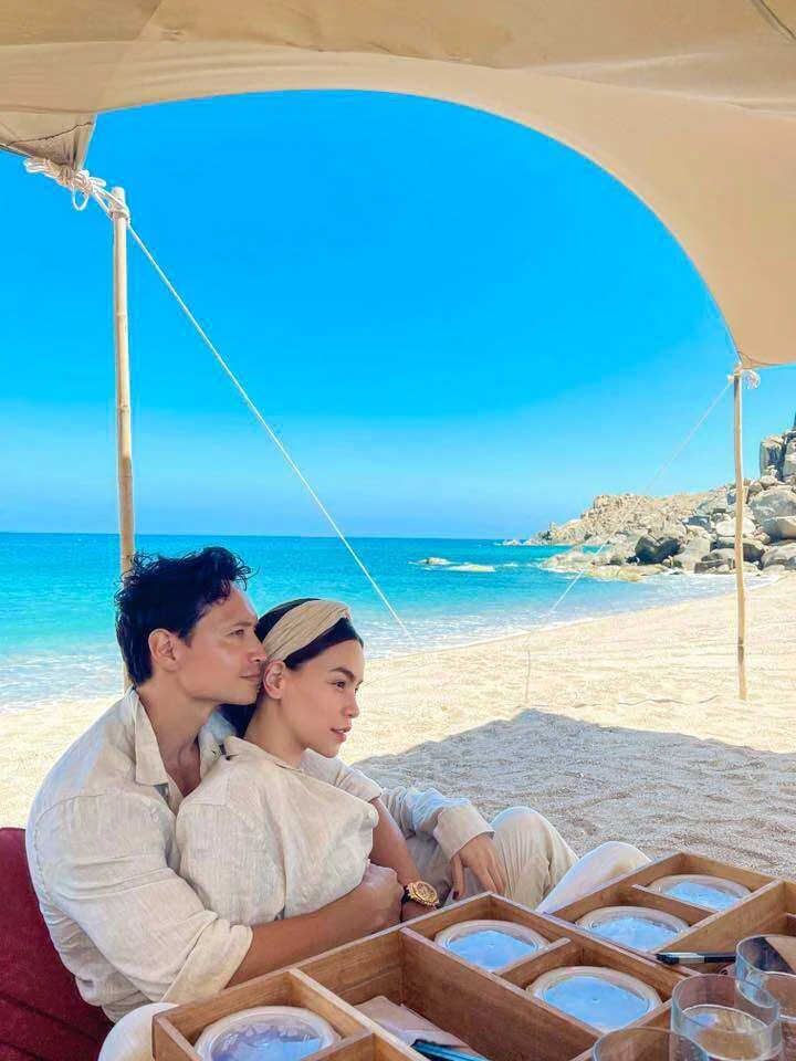 Hồ Ngọc Hà - Kim Lý kỷ niệm 9 năm bên nhau