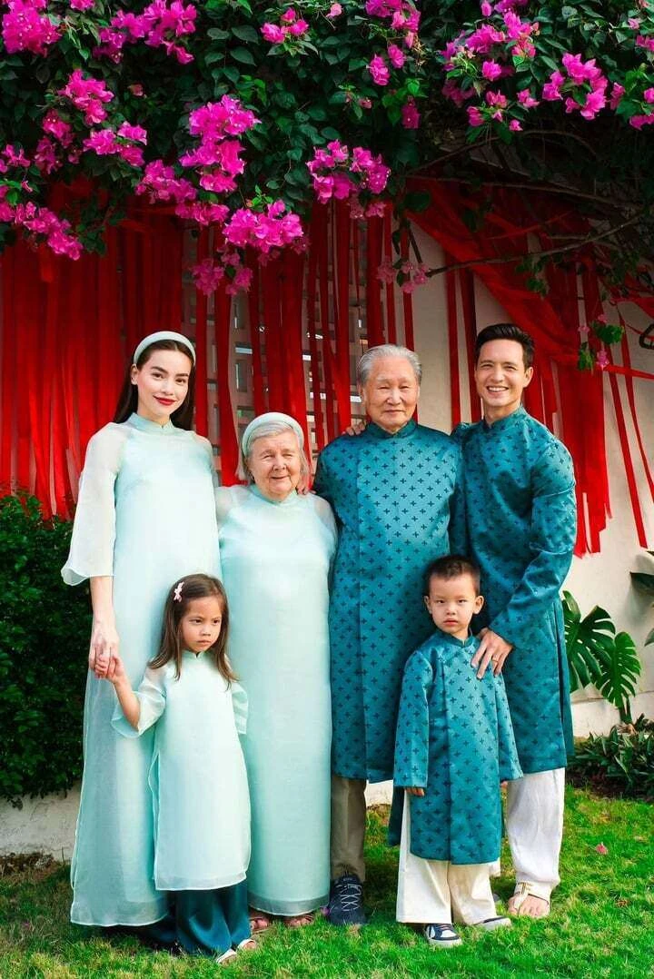 Hồ Ngọc Hà - Kim Lý kỷ niệm 9 năm bên nhau
