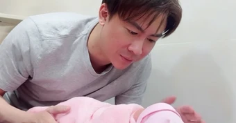 Hồ Việt Trung bị nhắc nhở 1 chi tiết đáng lo khi chăm con mới sinh