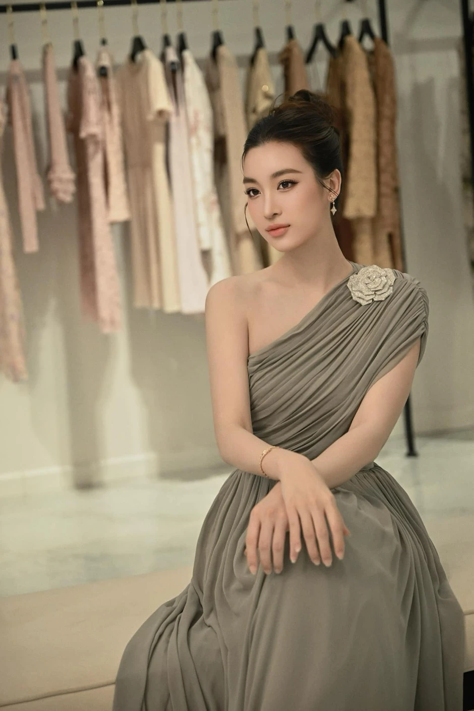 Hoa hậu Đỗ Mỹ Linh làm một việc giữa tin đồn đã sinh con thứ 2 cho chồng Chủ tịch Hoa hậu Đỗ Mỹ Linh làm một việc giữa tin đồn đã sinh con thứ 2 cho chồng Chủ tịch