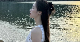 Hoa hậu Đỗ Mỹ Linh làm một việc giữa tin đồn đã sinh con thứ 2 cho chồng Chủ tịch