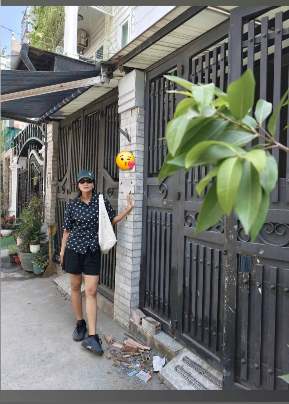 Hoa hậu H'Hen Niê báo tin song hỷ