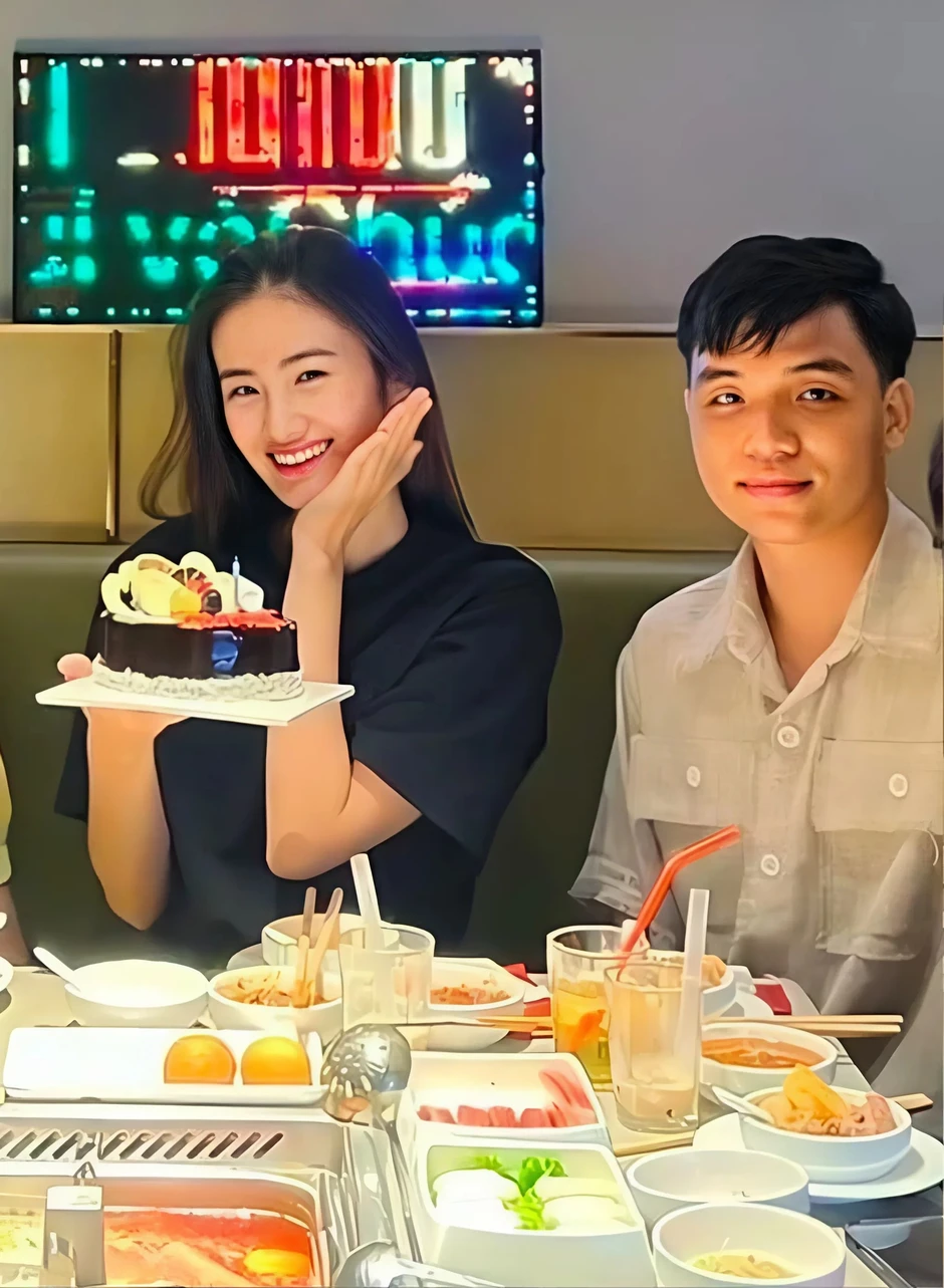 Hoa hậu Ý Nhi đã được bạn trai yêu 9 năm cầu hôn, chuẩn bị đám cưới?