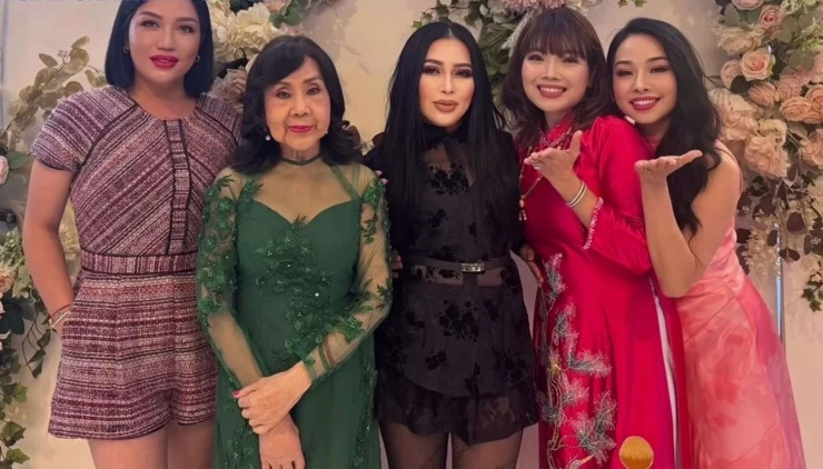 Hoa khôi cải lương đau đớn trước sự ra đi kỳ lạ của bà bầu show quyền lực