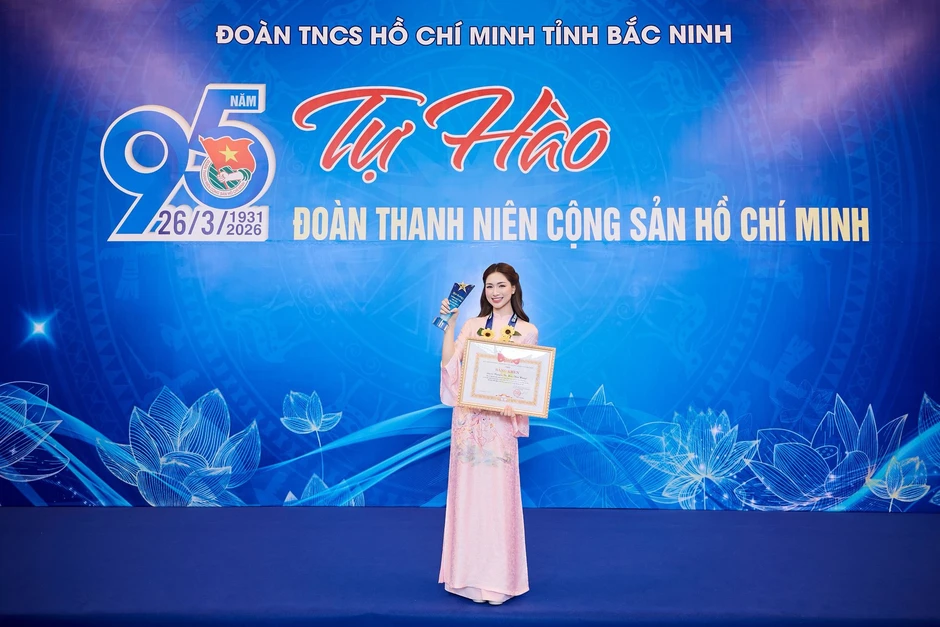 Hoà Minzy được vinh danh Gương mặt trẻ tiêu biểu tỉnh Bắc Ninh 2025 Hoà Minzy được vinh danh Gương mặt trẻ tiêu biểu tỉnh Bắc Ninh 2025