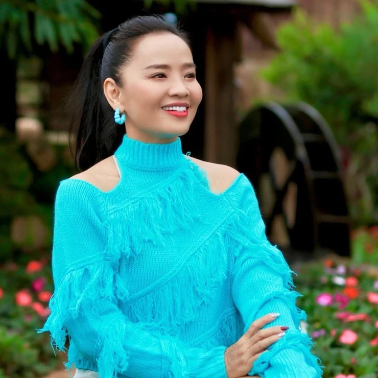 Hoài An Người đẹp Tây Đô tuổi 52 nặng gánh, chưa yêu dù nhiều người theo đuổi
