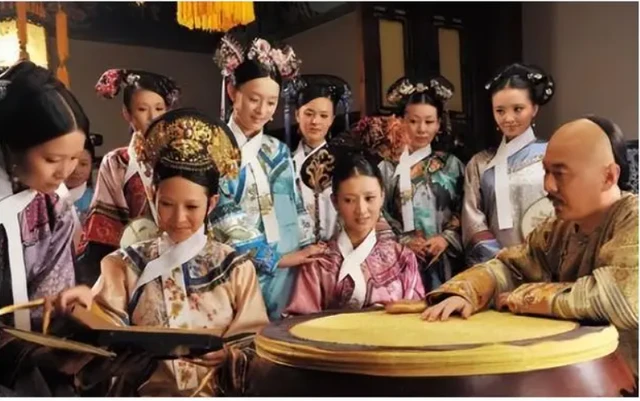 Hoàng đế vừa sủng ái phi tần, thái giám lập tức "mời nước": Luật ngầm phía sau khiến hậu thế bất ngờ