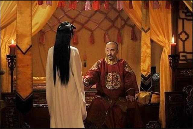 Hoàng đế vừa sủng ái phi tần, thái giám lập tức "mời nước": Luật ngầm phía sau khiến hậu thế bất ngờ