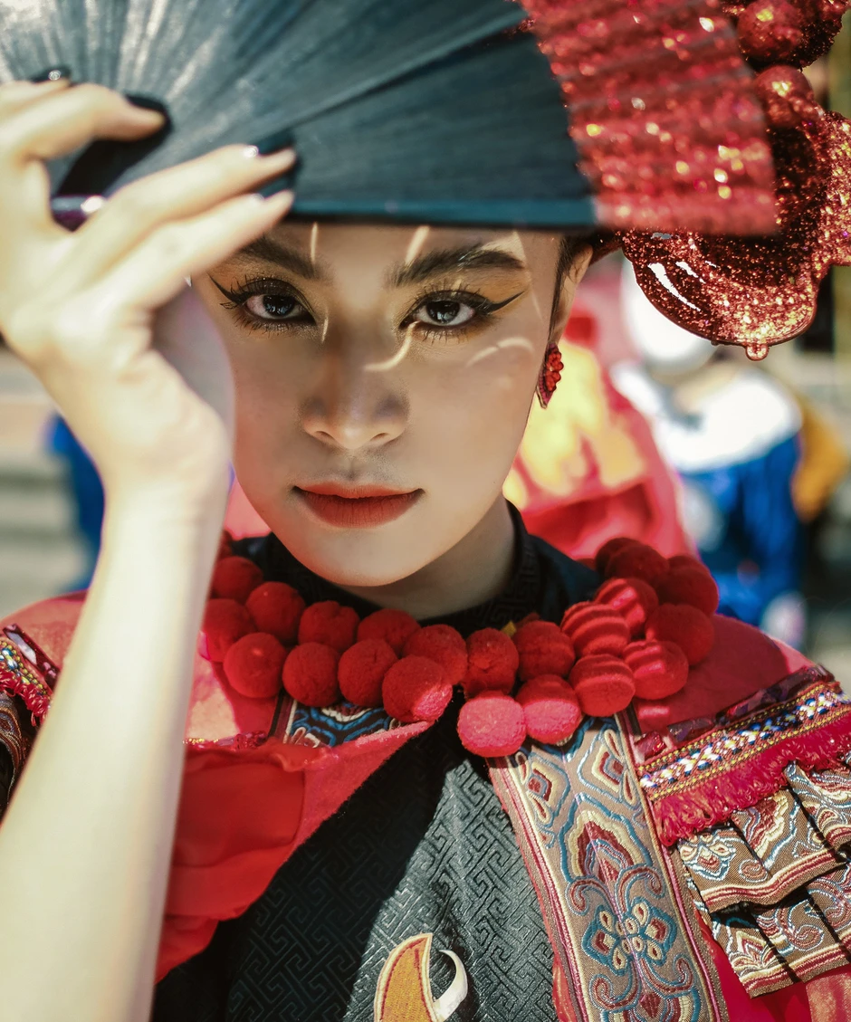 Hoàng Thùy Linh bị gọi tên