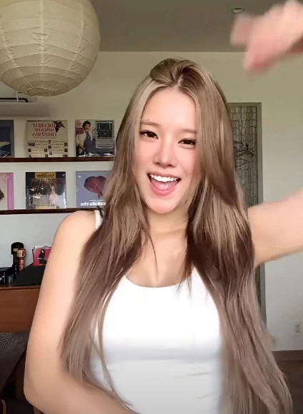 Hoàng Yến Chibi nay đã khác, diện mạo khiến fan phải bật "capslock"