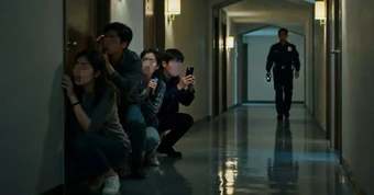 Hội nghệ sĩ ám ảnh vì những trò lố của fan cuồng: Khi tình yêu cực đoan gây ra quá nhiều hệ lụy xấu