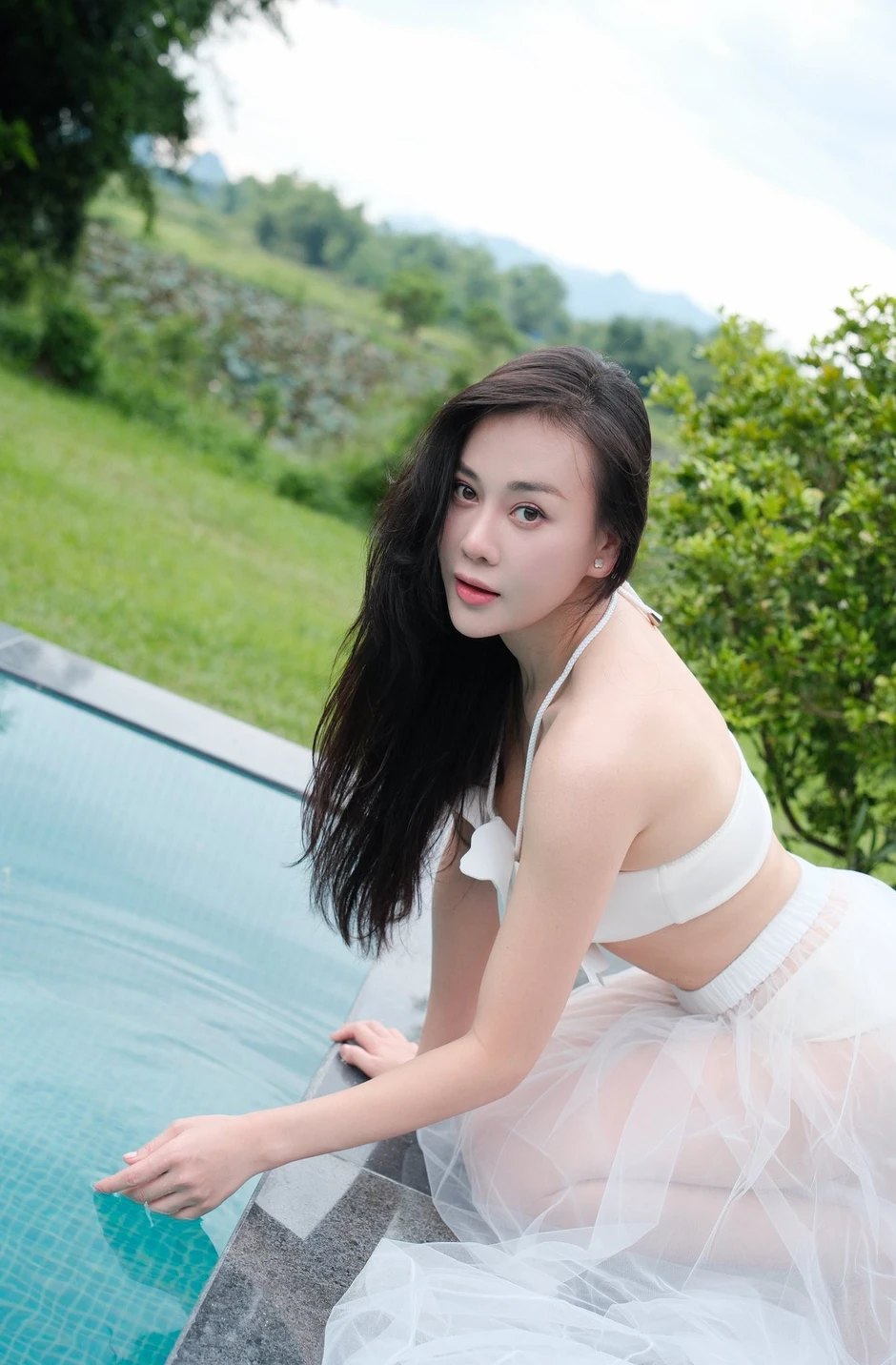 Hơn 45.000 người chứng kiến niềm vui của Phương Oanh sau hơn nửa năm Shark Bình gặp biến cố