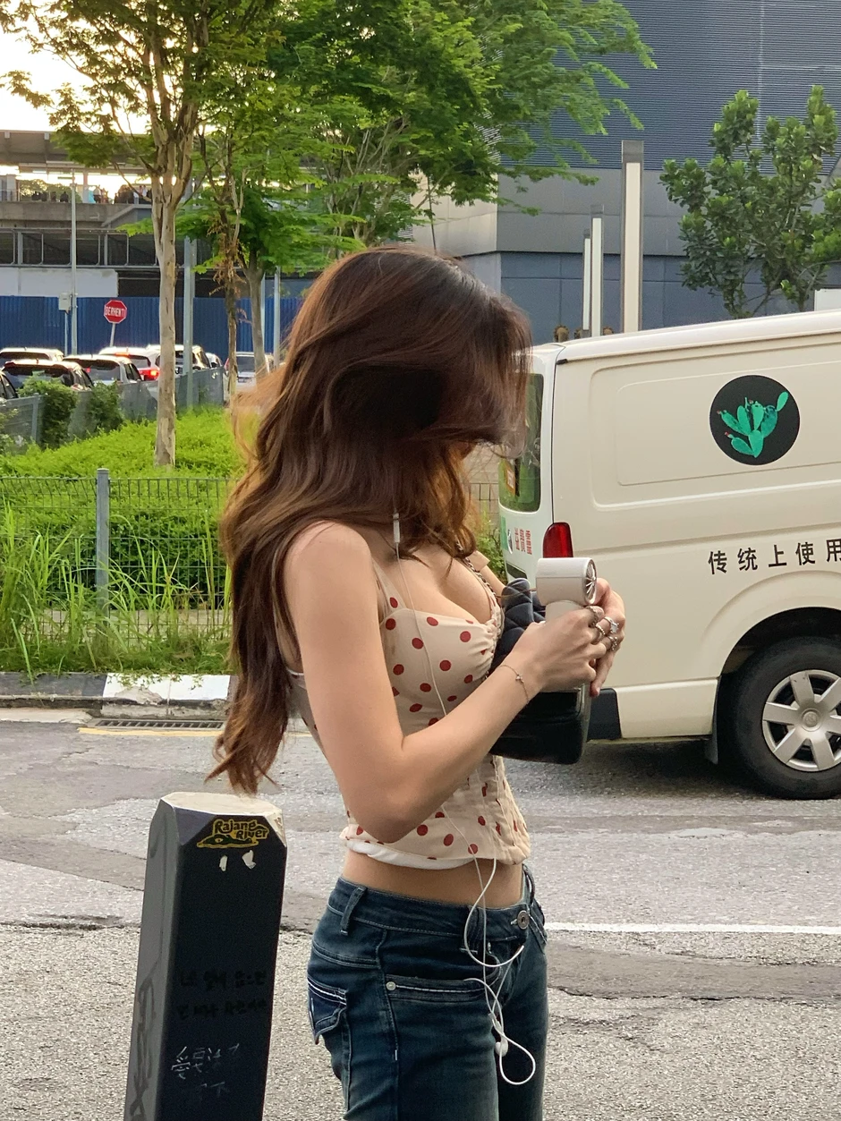 Hot girl nửa triệu người theo dõi gây bão với khoảnh khắc "chạy mưa" thần thái Hot girl nửa triệu người theo dõi gây bão với khoảnh khắc "chạy mưa" thần thái
