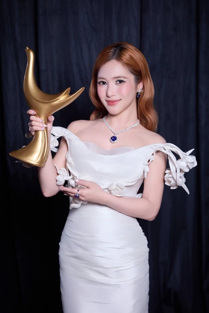Hương Tràm: Tôi dự định lấy chồng năm 30 tuổi nhưng không thành