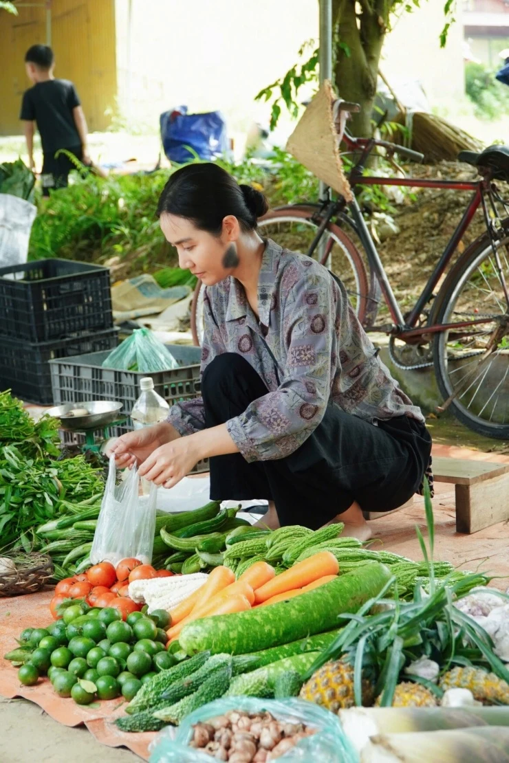 Huyền Lizzie nói gì khi bị nhận xét tạo hình “chưa đủ khổ” trong phim mới? Huyền Lizzie nói gì khi bị nhận xét tạo hình “chưa đủ khổ” trong phim mới?