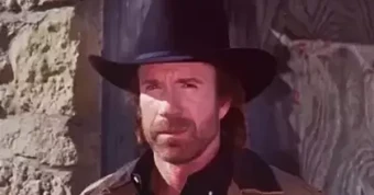 Huyền thoại hành động Chuck Norris qua đời