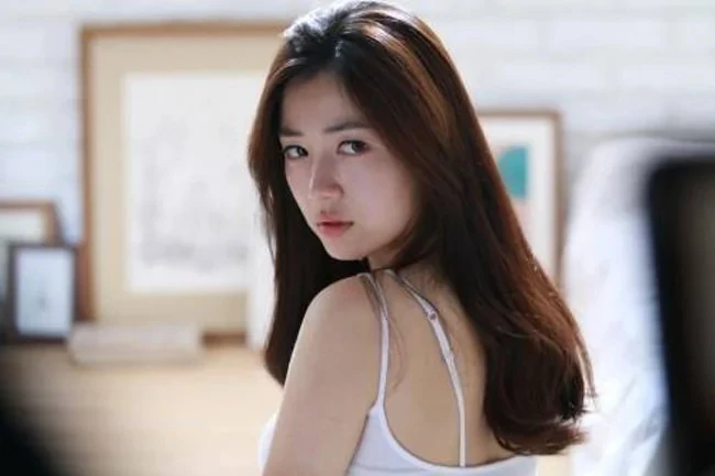 Hwayoung (cựu thành viên T-ara) kết hôn với doanh nhân hơn 3 tuổi, vừa tung ảnh chồng nhưng chỉ có 1000 like Hwayoung (cựu thành viên T-ara) kết hôn với doanh nhân hơn 3 tuổi, vừa tung ảnh chồng nhưng chỉ có 1000 like