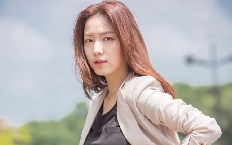 Hwayoung (cựu thành viên T-ara) kết hôn với doanh nhân hơn 3 tuổi, vừa tung ảnh chồng nhưng chỉ có 1000 like Hwayoung (cựu thành viên T-ara) kết hôn với doanh nhân hơn 3 tuổi, vừa tung ảnh chồng nhưng chỉ có 1000 like