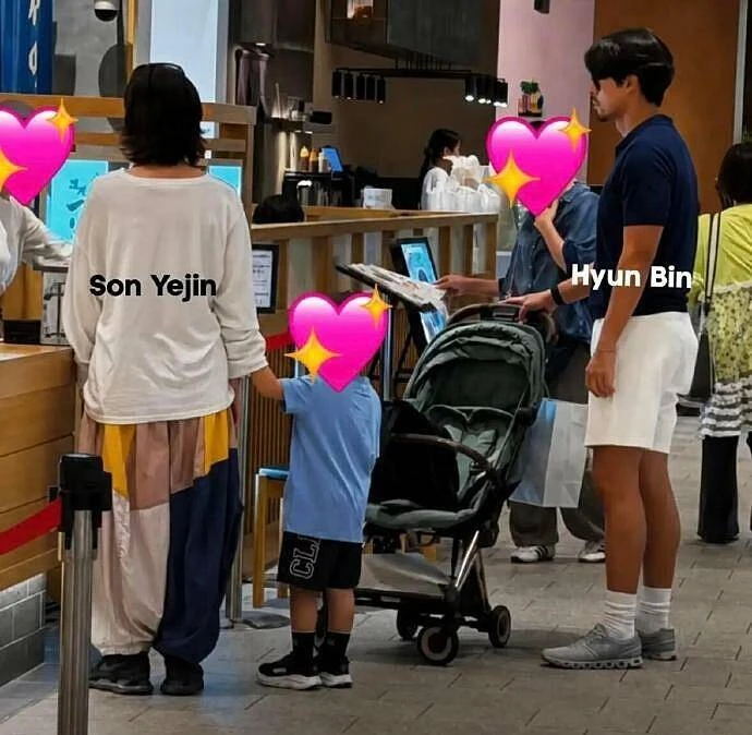 Hyun Bin, Son Ye Jin và con trai du lịch Nhật Hyun Bin, Son Ye Jin và con trai du lịch Nhật