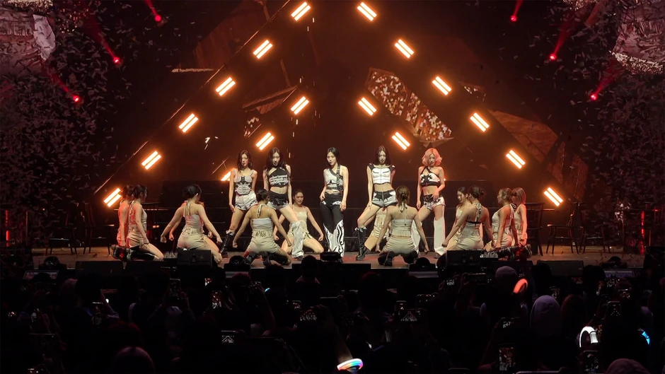 ITZY hồi sinh ngoạn mục: Concert gây sốt, album leo top 1 nước ngoài