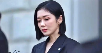 Jang Nara đến viếng đám tang của nhân viên tại công ty quản lý cũ