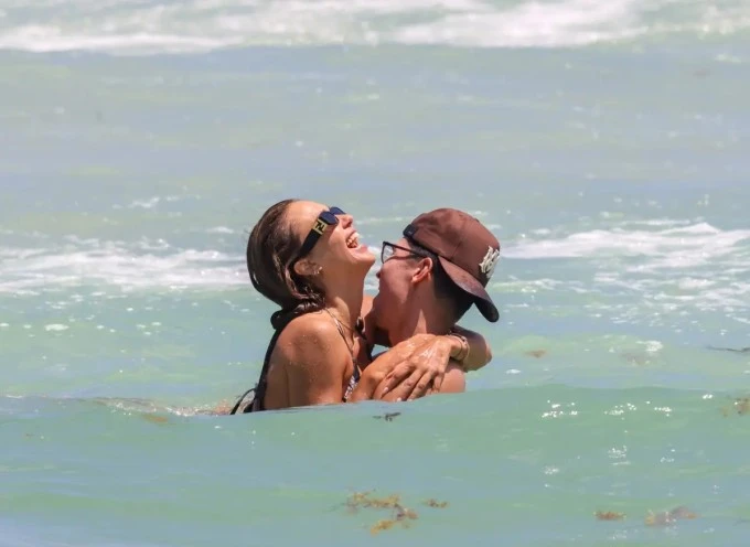 Jessica Alba và bạn trai quấn quýt không rời khi đi nghỉ mát Jessica Alba và bạn trai quấn quýt không rời khi đi nghỉ mát