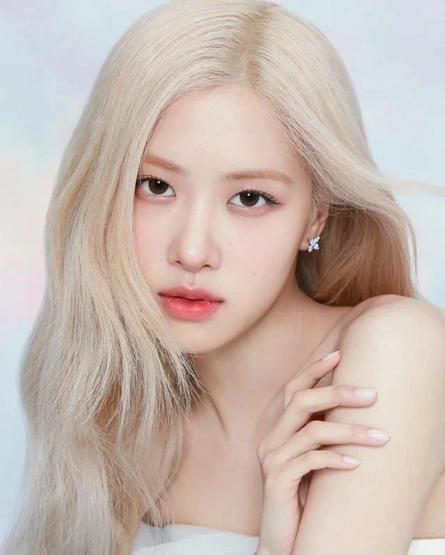 Jimin (BTS) được nhận xét giống hệt Rosé (BLACKPINK)