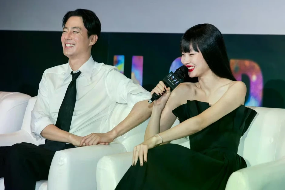 Jo In Sung tới Việt Nam, U50 vẫn quá đẹp trai