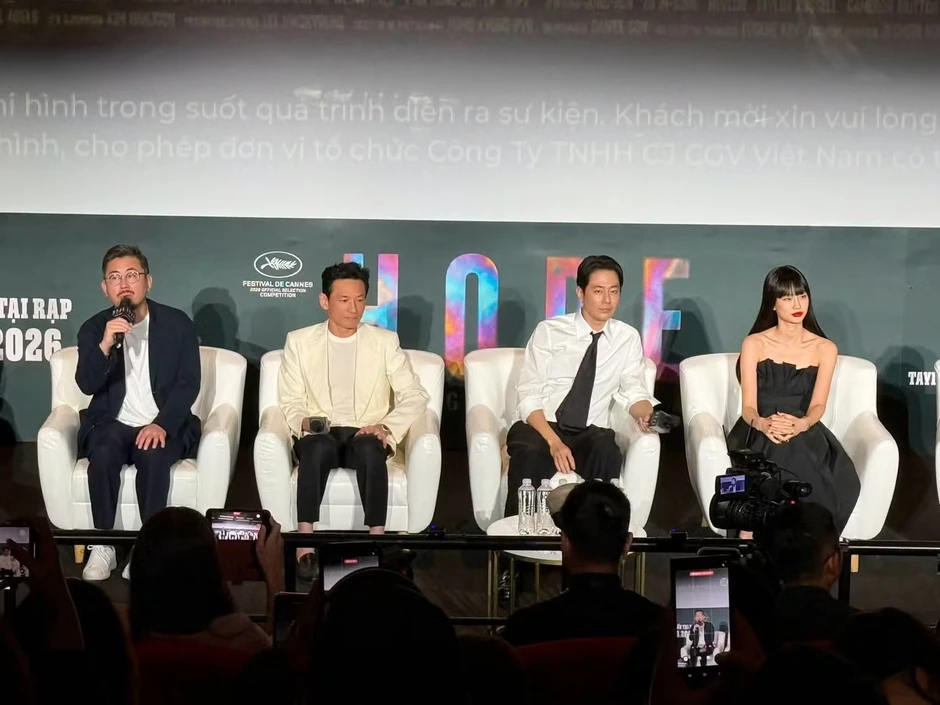 Jo In Sung tới Việt Nam, U50 vẫn quá đẹp trai