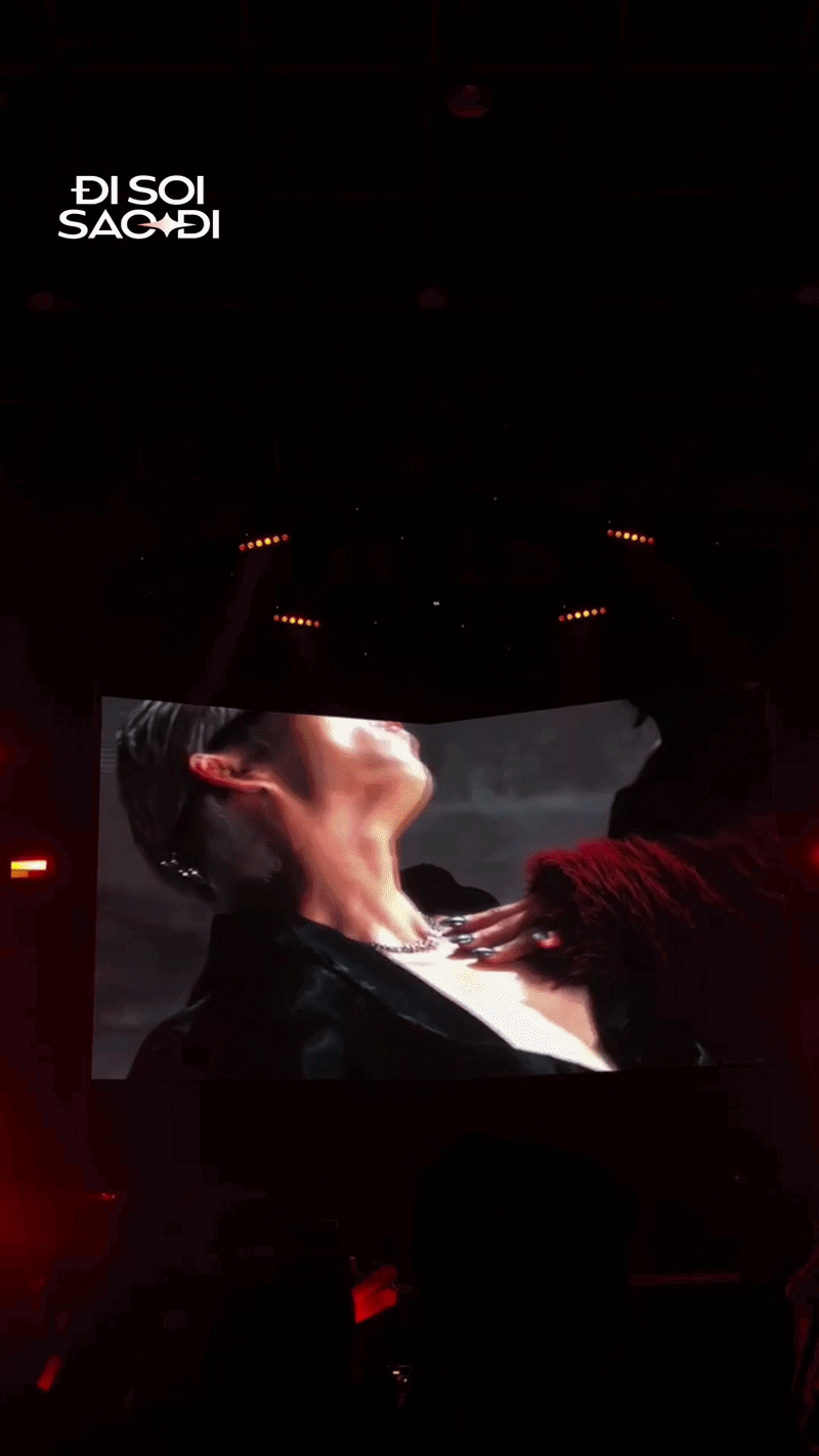 Jun Phạm gây nóng mắt với loạt hành động 18+ Jun Phạm gây nóng mắt với loạt hành động 18+