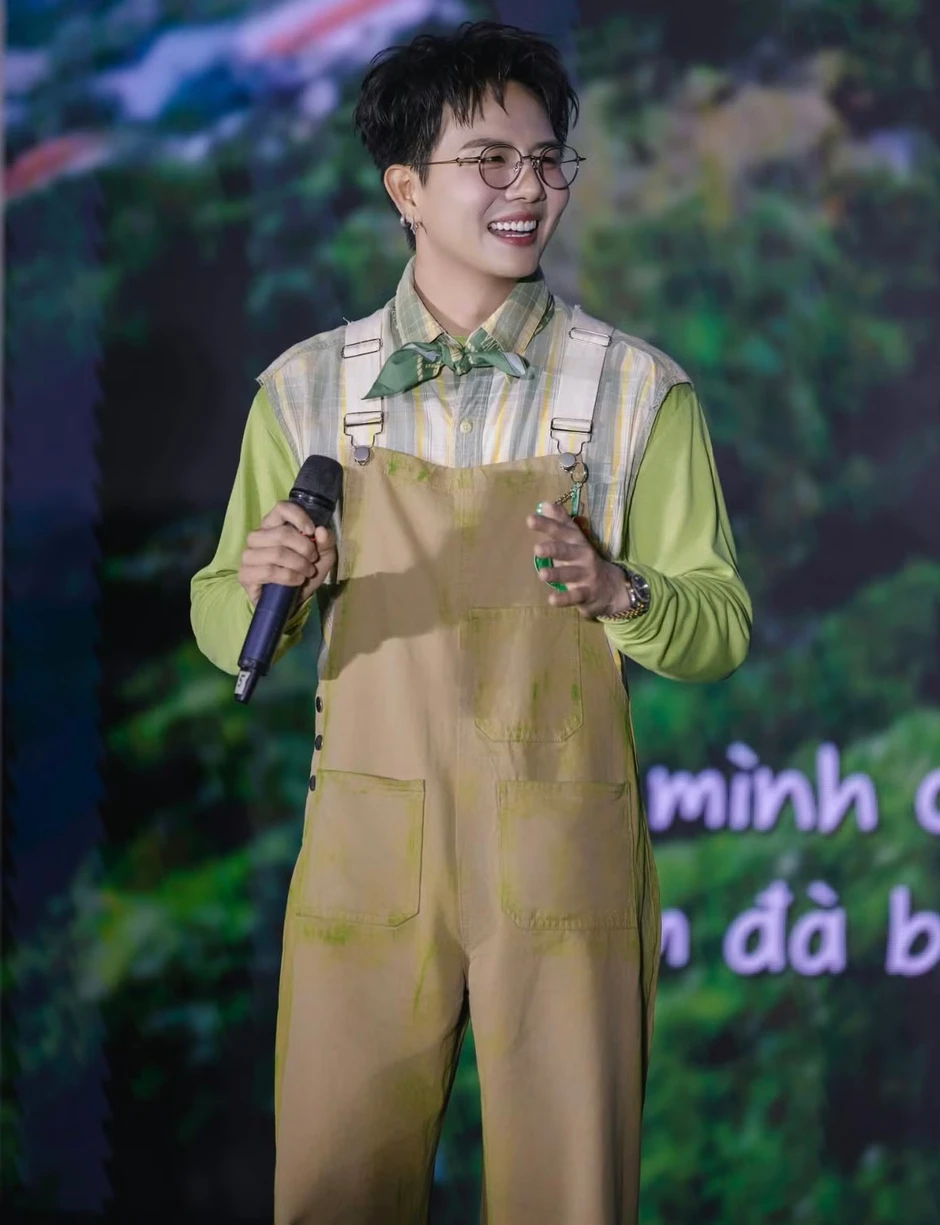 Jun Phạm, Rhymastic, Bùi Công Nam, Ngọc Thanh Tâm và Duy Khánh xắn tay áo cùng nhau quảng bá văn hoá Việt Jun Phạm, Rhymastic, Bùi Công Nam, Ngọc Thanh Tâm và Duy Khánh xắn tay áo cùng nhau quảng bá văn hoá Việt