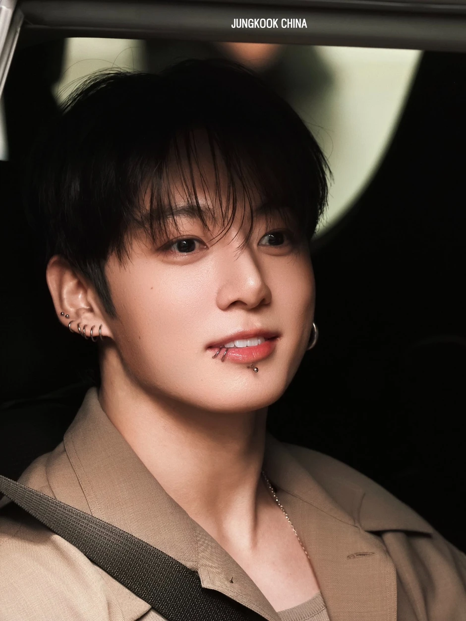 Jungkook (BTS) đại náo nửa đêm: Follow cả thế giới, không chừa cả đối thủ BLACKPINK - EXO!
