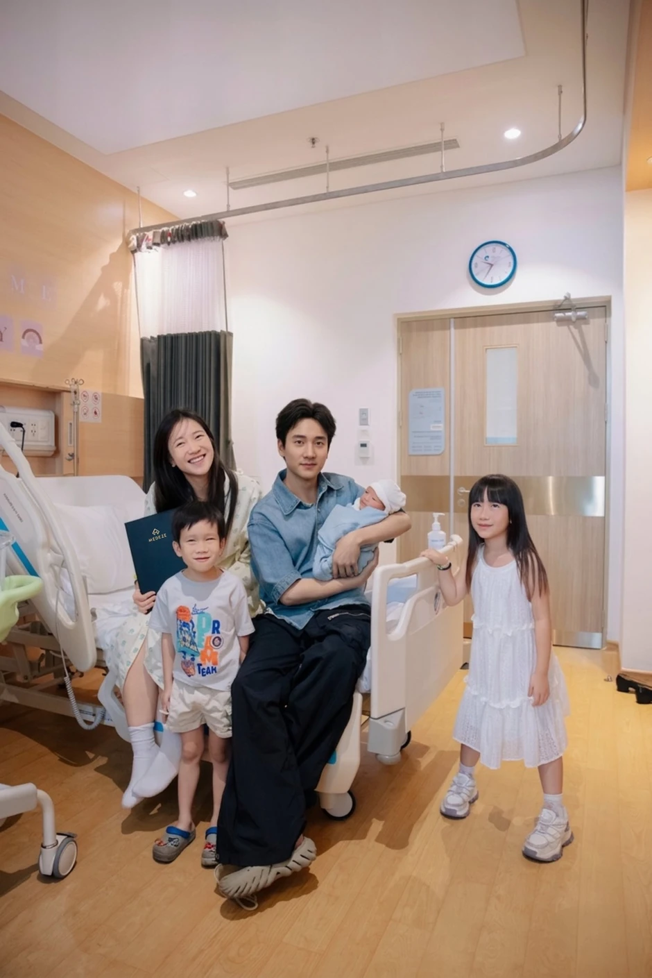 JustaTee tranh thủ đưa vợ đi đẻ để ra nhạc đấy à, chỉ 1 chi tiết hé lộ ngay thái độ!