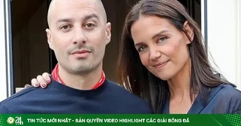 Katie Holmes và tình trẻ hé lộ kỳ nghỉ bên nhau