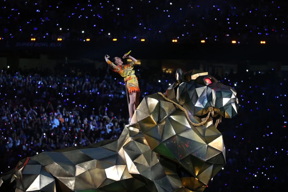 Katy Perry đã "hồi sinh": Diễn chính khai mạc World Cup 2026, kho hit thay nhau đánh chiếm BXH