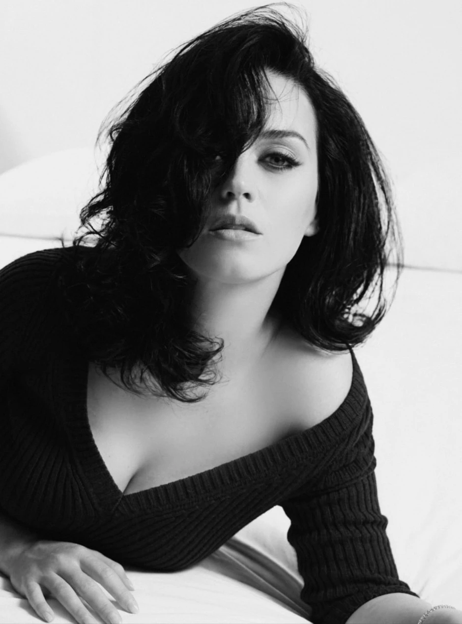 Katy Perry đã "hồi sinh": Diễn chính khai mạc World Cup 2026, kho hit thay nhau đánh chiếm BXH