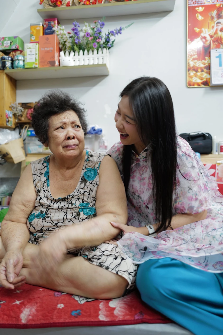 Khả Ngân đau đớn vì sự mất mát lớn nhất trong đời Khả Ngân đau đớn vì sự mất mát lớn nhất trong đời