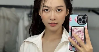 Khả Ngân tung ảnh hờ hững, phấn khích nhờ cộng đồng mạng chấm điểm về giao diện mới “cook”
