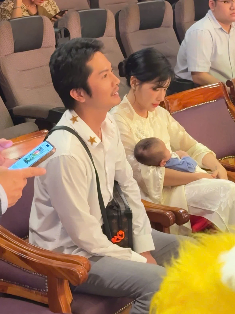 Khả Như vướng nghi vấn đang mang thai