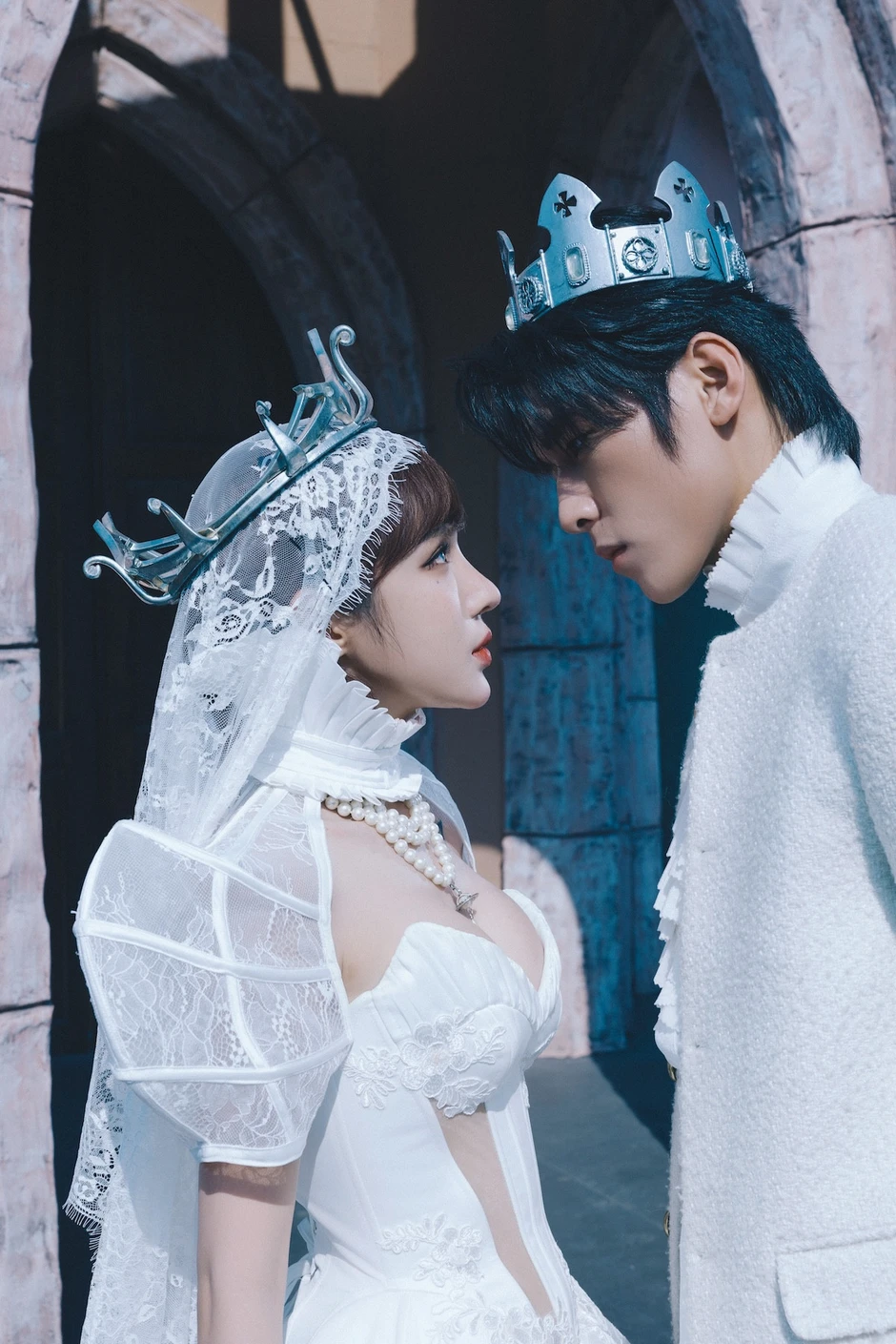 Khó hiểu cặp đôi Vbiz 5 lần 7 lượt phủ nhận "xào couple": Quay clip chung nhan nhản, nay còn đóng cặp cùng MV Khó hiểu cặp đôi Vbiz 5 lần 7 lượt phủ nhận "xào couple": Quay clip chung nhan nhản, nay còn đóng cặp cùng MV