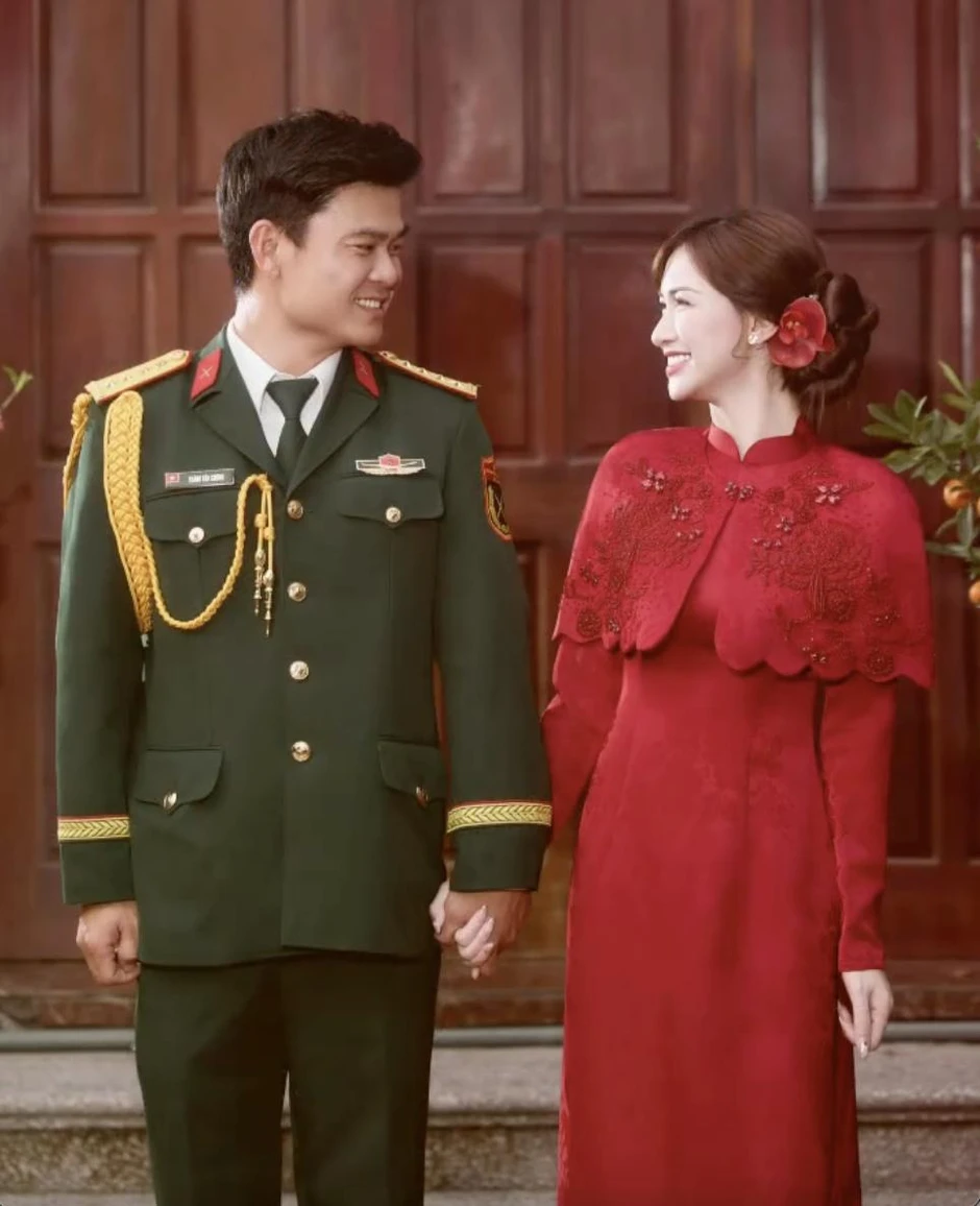 Khoảnh khắc chứng minh chồng sắp cưới của Hòa Minzy “trúng sét ái tình” từ cái nhìn đầu tiên