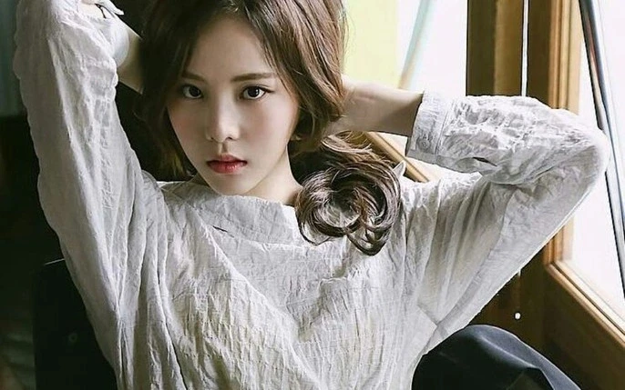 Khoảnh khắc lặn biển khiến 1 mỹ nhân suýt tù tội, "đi tong" sạch sự nghiệp!