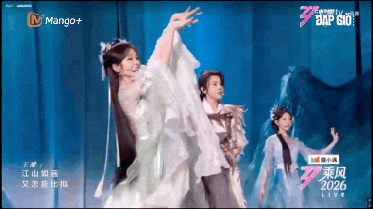 Không ai tranh được ngôi vị của mỹ nhân hát dở nhất showbiz