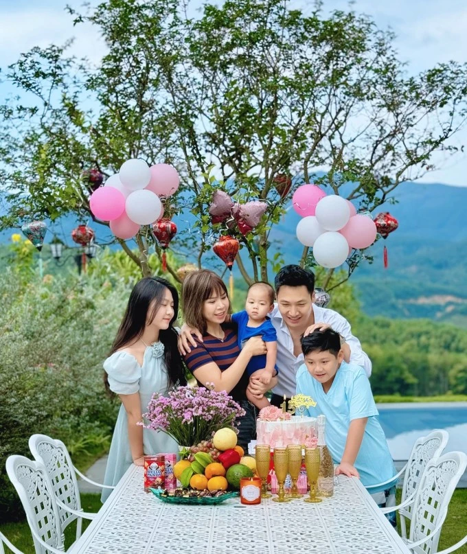 Không gian xanh mướt trong biệt thự nghỉ dưỡng của Mạnh Trường
