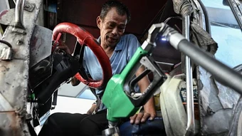 Khủng hoảng nhiên liệu: Láng giềng của Việt Nam và Thái Lan chỉ còn xăng dầu đủ dùng trong 25 ngày