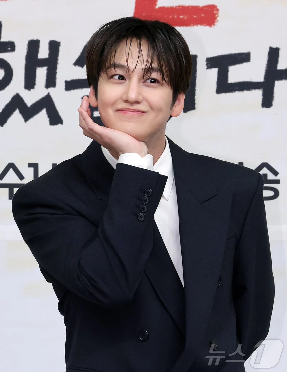 Kim Bum là "ma cà rồng" hay sao mà trẻ mãi không già thế này?