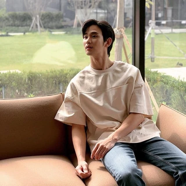 Kim Soo Hyun sau scandal hẹn hò gây sốc: Nhan sắc thảm hại khó tin, chỉ thở cũng mất hàng trăm triệu mỗi tháng